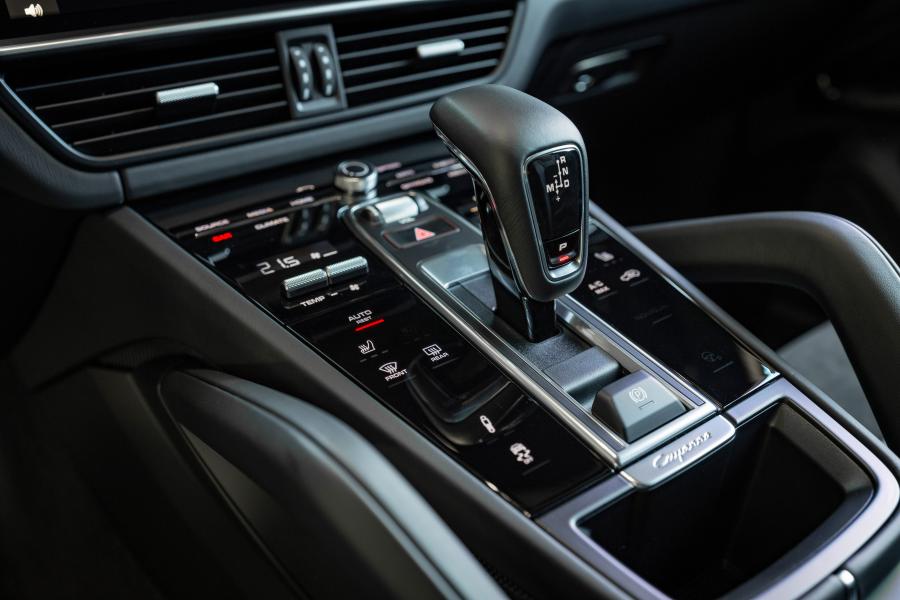 Детали интерьера Porsche Cayenne GTS (PO536) 2020 года  (WW) (фото 42 из 43)